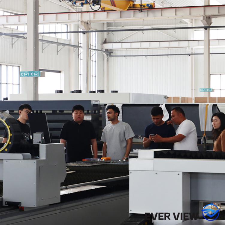 EVER VIEW Mașini de tăiat cu laser livrate în loturi întreprinderilor locale, susținând modernizarea tehnologică în industria de producție EVER VIEW Mașini de tăiat cu laser livrate în loturi întreprinderilor locale, susținând modernizarea tehnologică în industria de producție